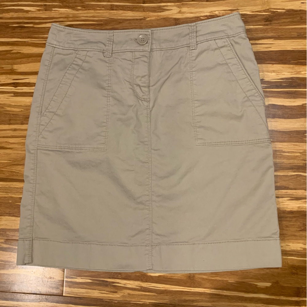 Loft khaki skirt with pockets size 0